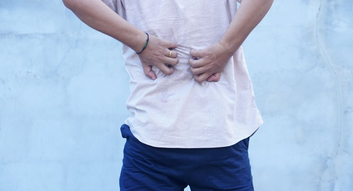 Middle Back Pain Around Rib Cage: Causes, Symptoms, and Effective Relief