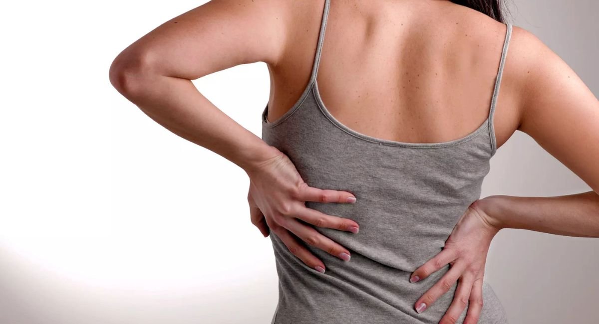 Middle Back Pain When Breathing: Causes, Symptoms, and Treatment Options